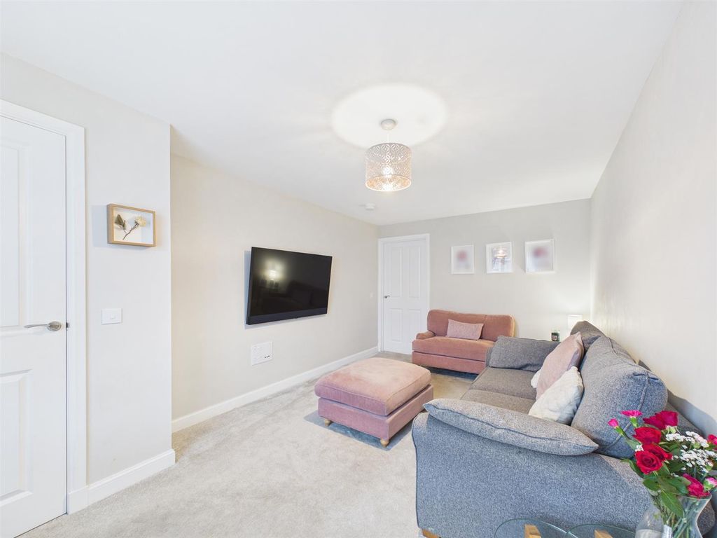 Property photo 3 of 16 Cam01486G0-Pr0973-Still004.Jpg