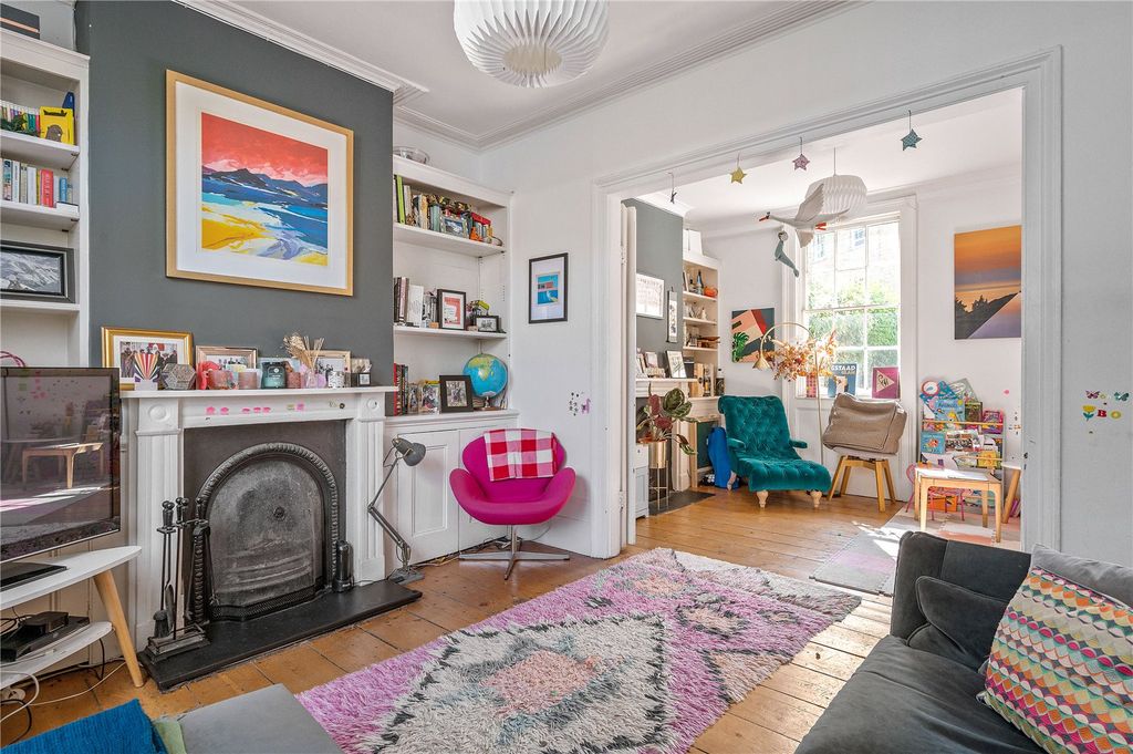 Property photo 3 of 12 Reception