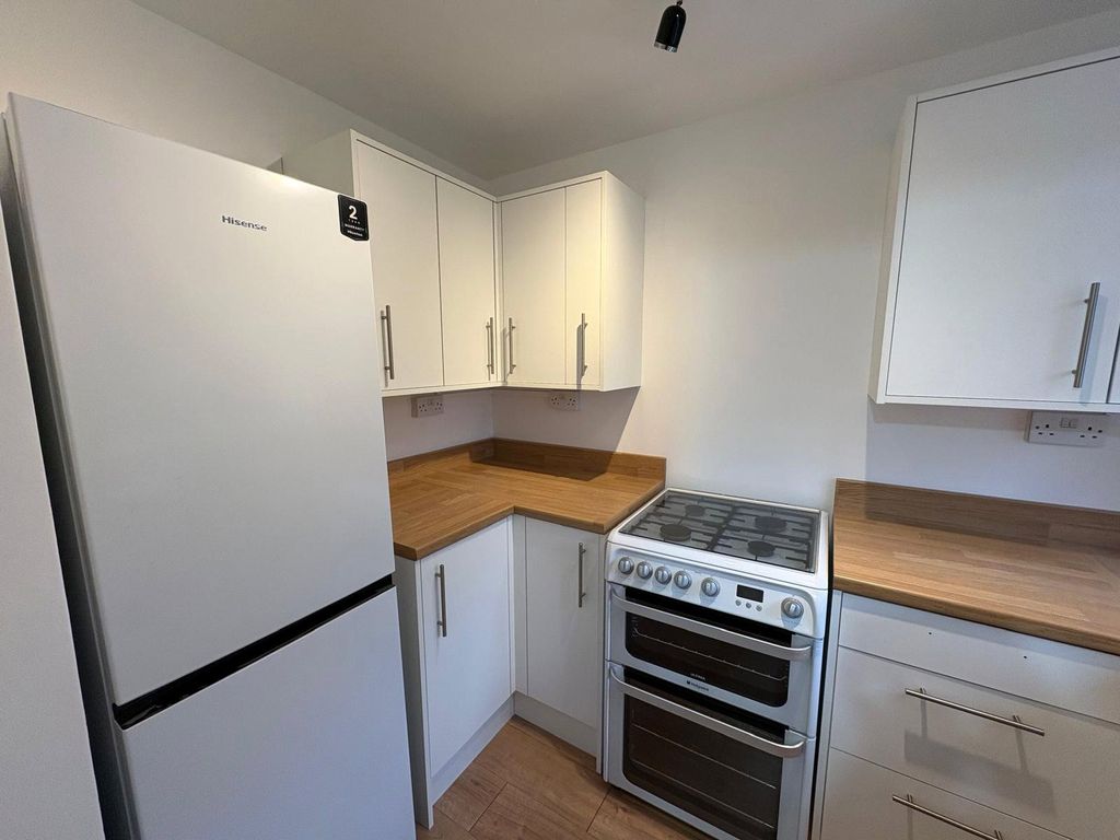 Property photo 2 of 19 Picture No. 24