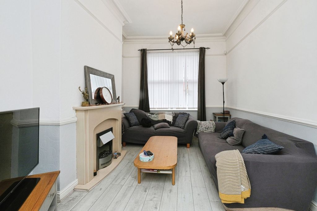 Property photo 3 of 20 Pbox-Img.Jpg