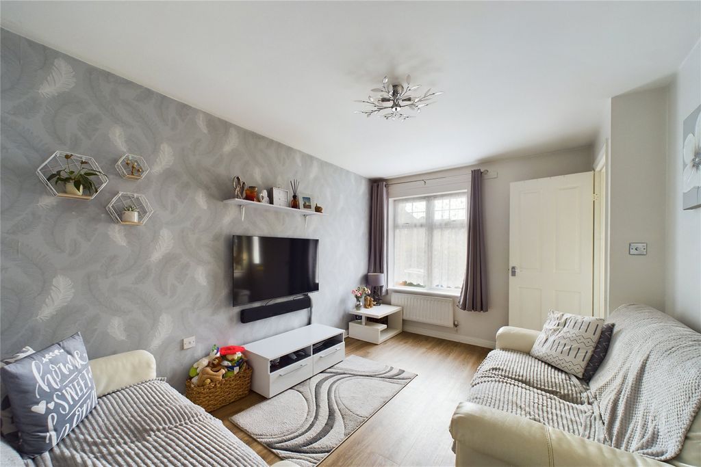 Property photo 2 of 10 Picture No. 28