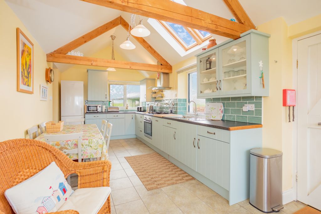 Property photo 2 of 41 Kitchen/Dining Room
