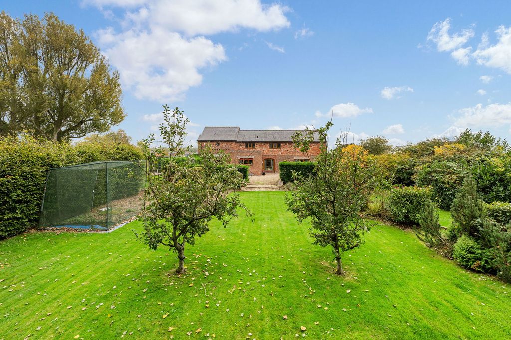 Property photo 3 of 44