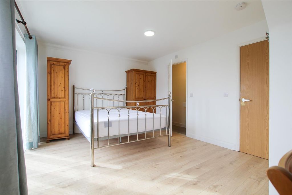 Property photo 2 of 8 Img_0237.Jpg