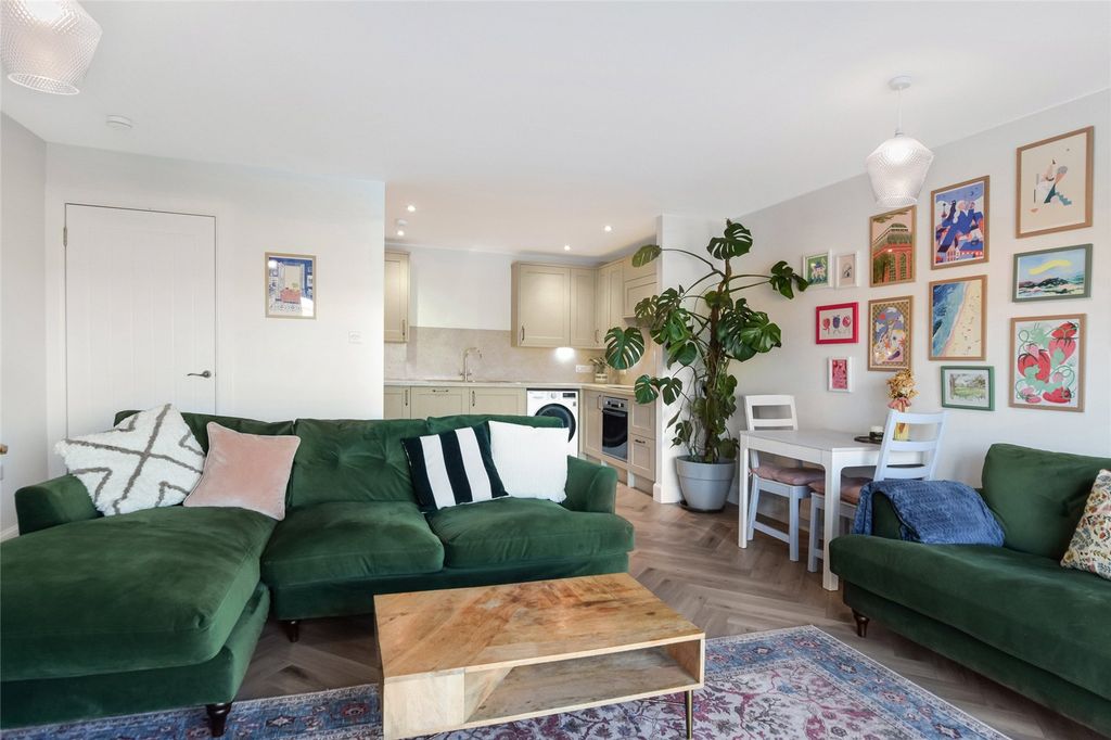 Property photo 3 of 22 Picture No. 24