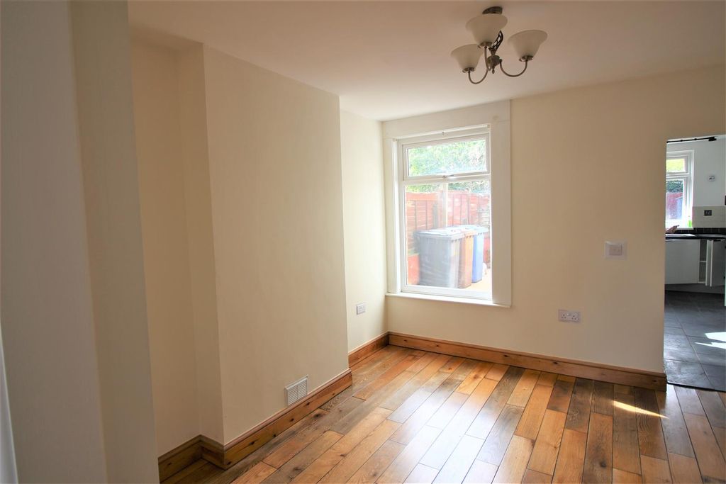 Property photo 3 of 12 Dining Room