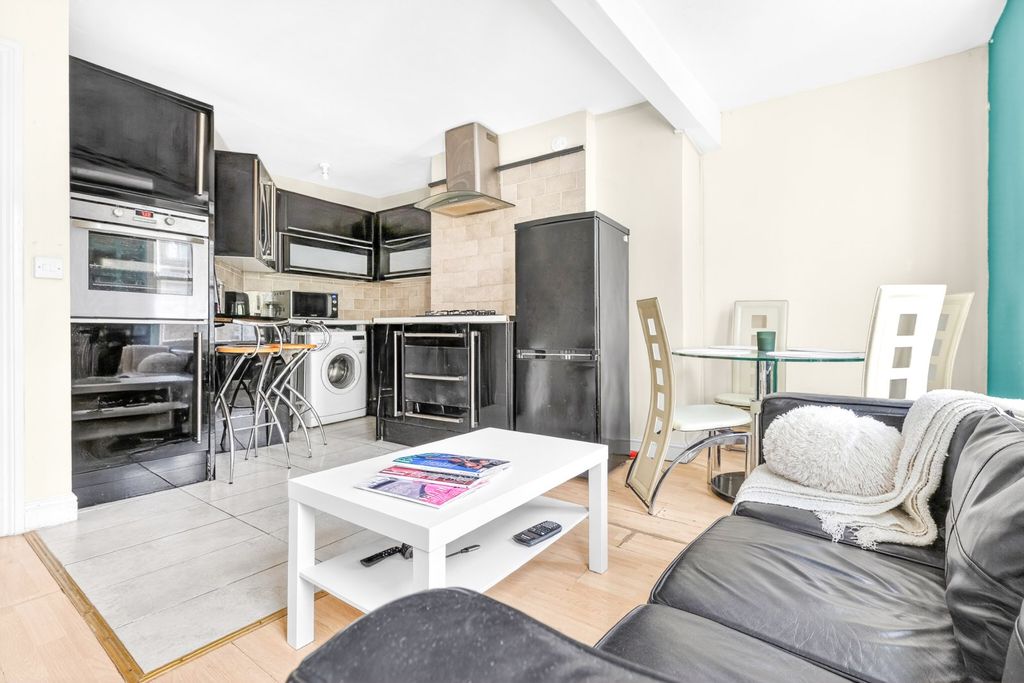 Property photo 2 of 19