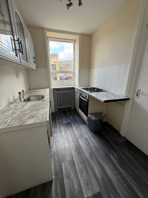 Property photo 2 of 8 Kitchen