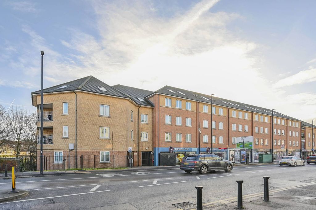 Property photo 2 of 9