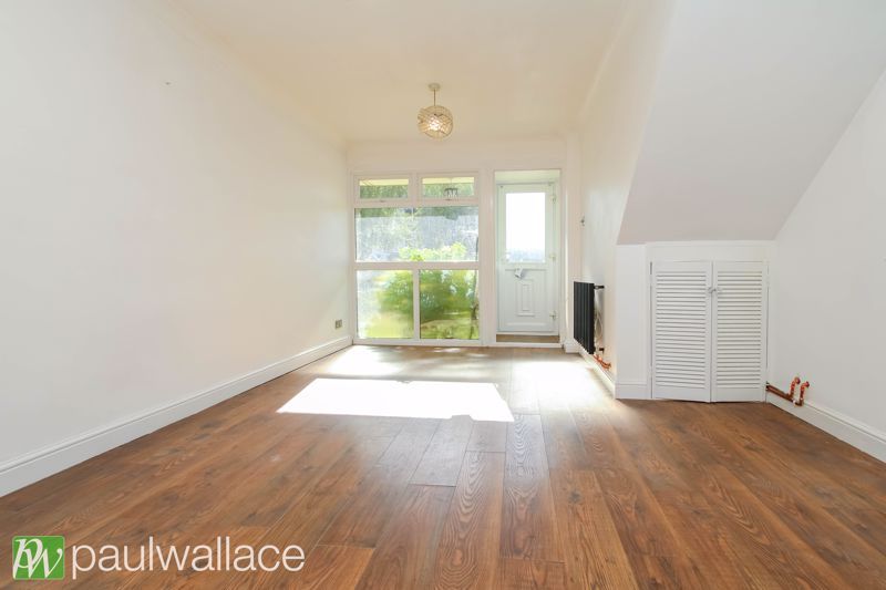 Property photo 2 of 9 Lounge