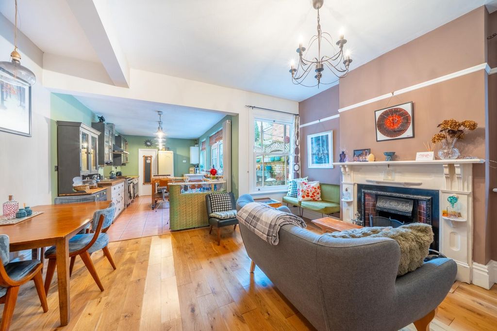 Property photo 2 of 23 Living Room