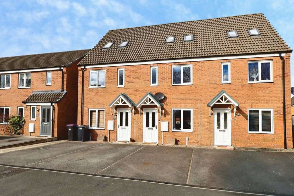 Property photo 1 of 17 4996000