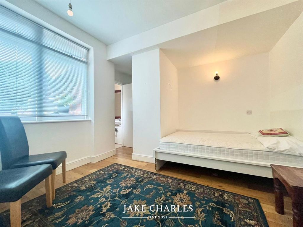 Property photo 1 of 10 0c128199-Da20-4A45-A0ee-78813d6E188F.Jpg