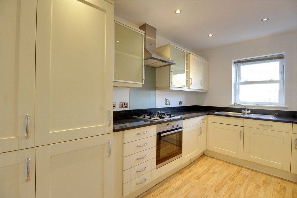 Property photo 2 of 10 Picture No. 03