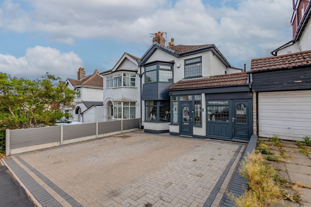 Property photo 1 of 42