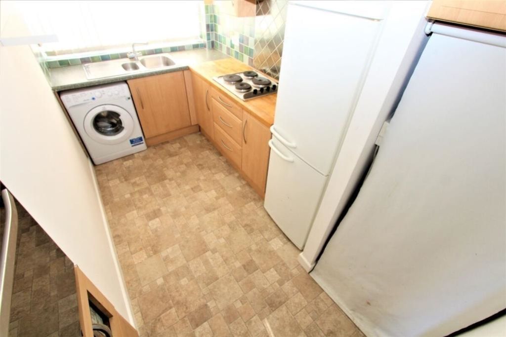 Property photo 2 of 6 71692_604528962832_L_Img_03_0000