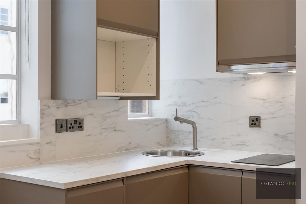 Property photo 3 of 12 Flat E18, Sloane Avenue Mansions Sw3 3Jp-7.Jpg
