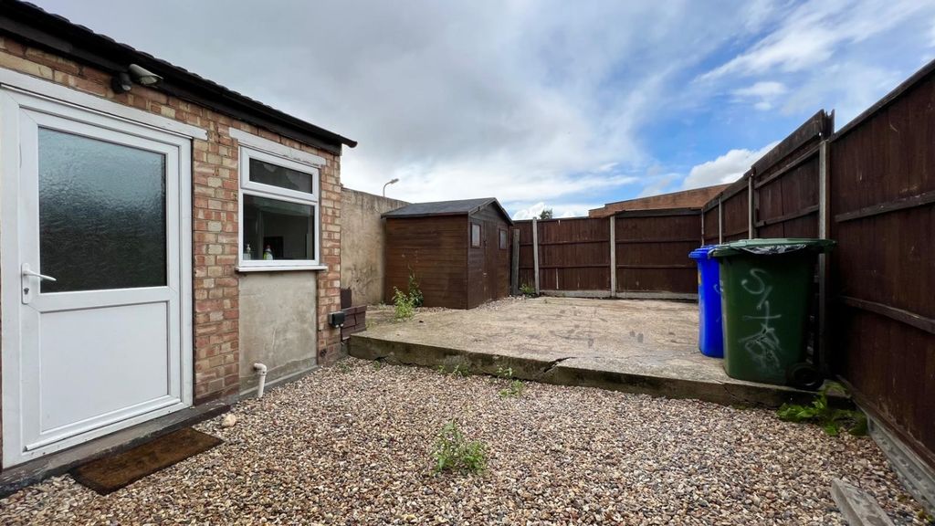 Property photo 2 of 14 Courtyard