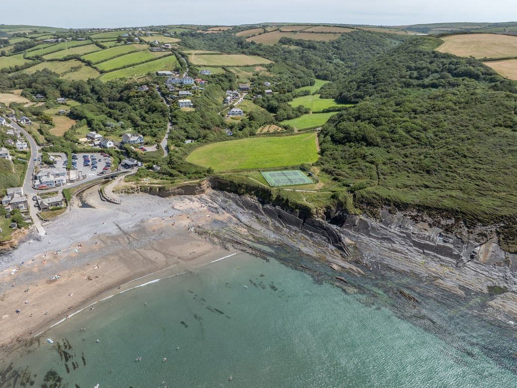 Land for saleCrackington Haven, Bude EX23 photo 4