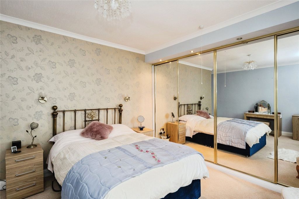 Property photo 3 of 24 Picture No. 14