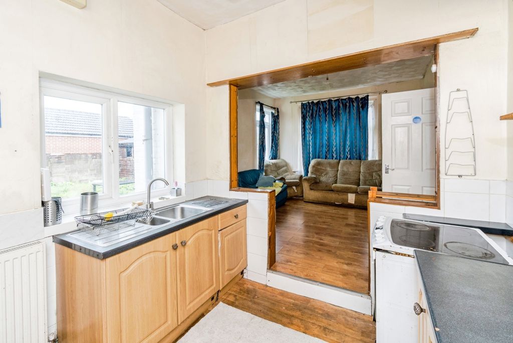 Property photo 2 of 14