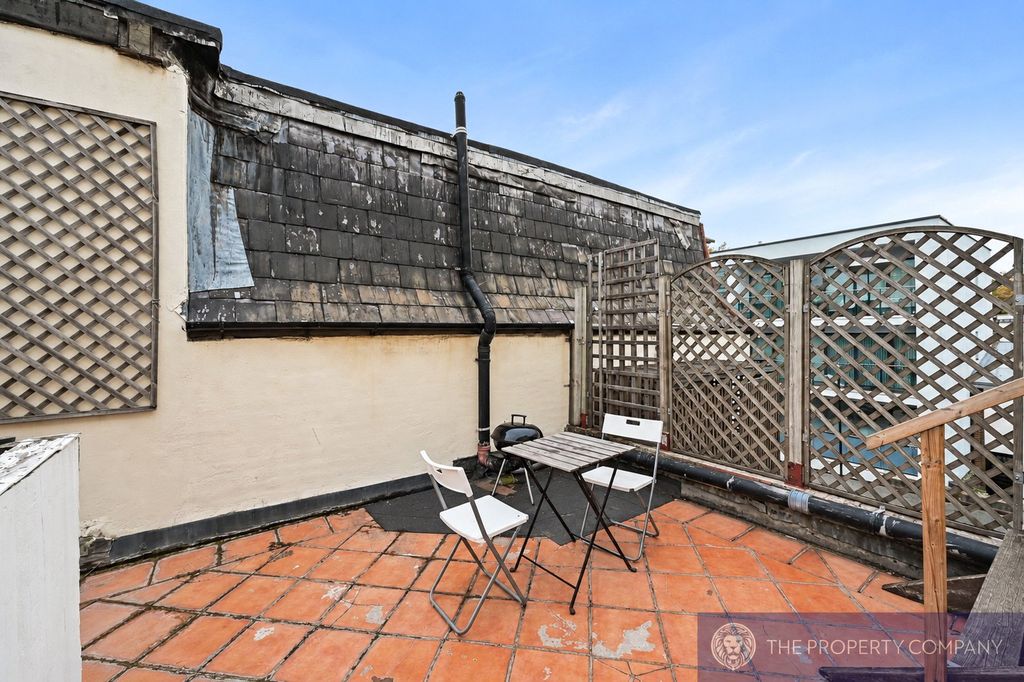 Property photo 2 of 9 Picture No. 13