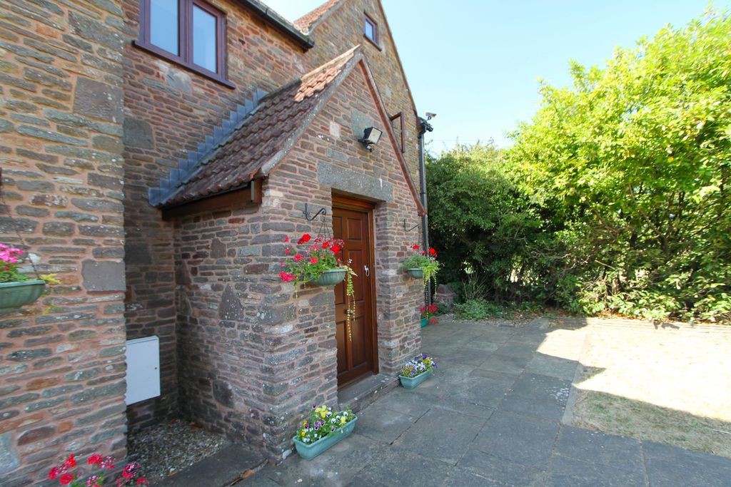 Property photo 3 of 34