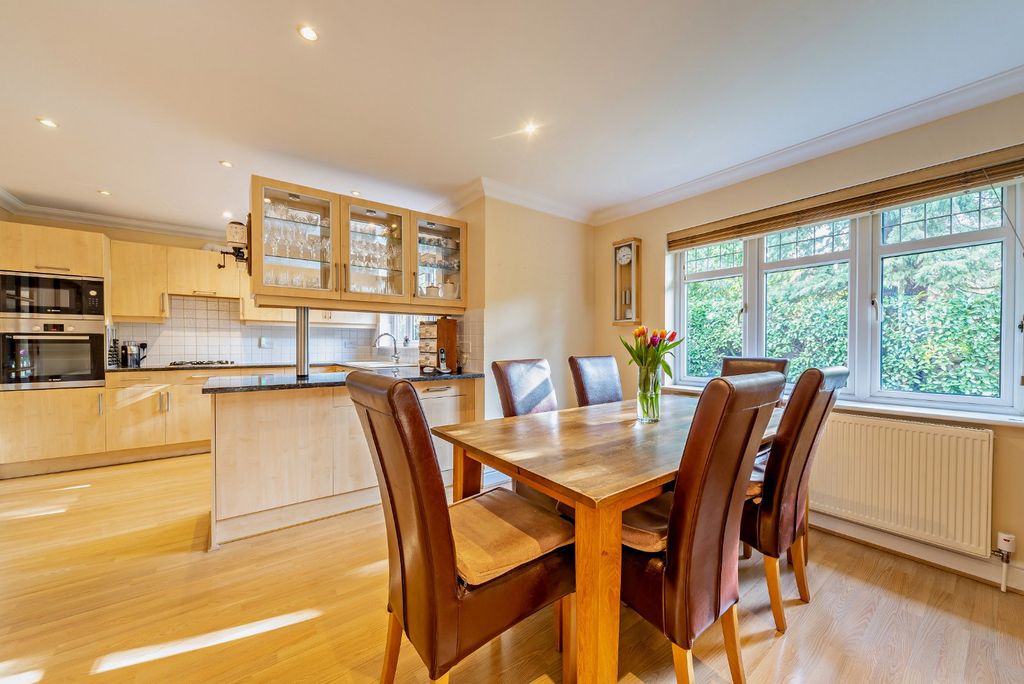Property photo 2 of 16 Dining Room