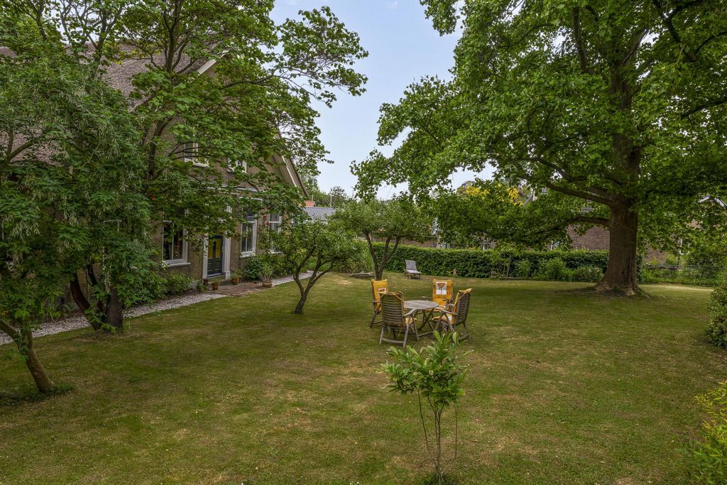 Property photo 2 of 66