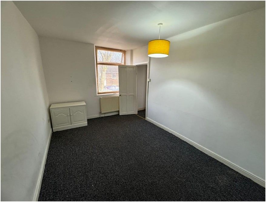 Property photo 3 of 6 Living Room