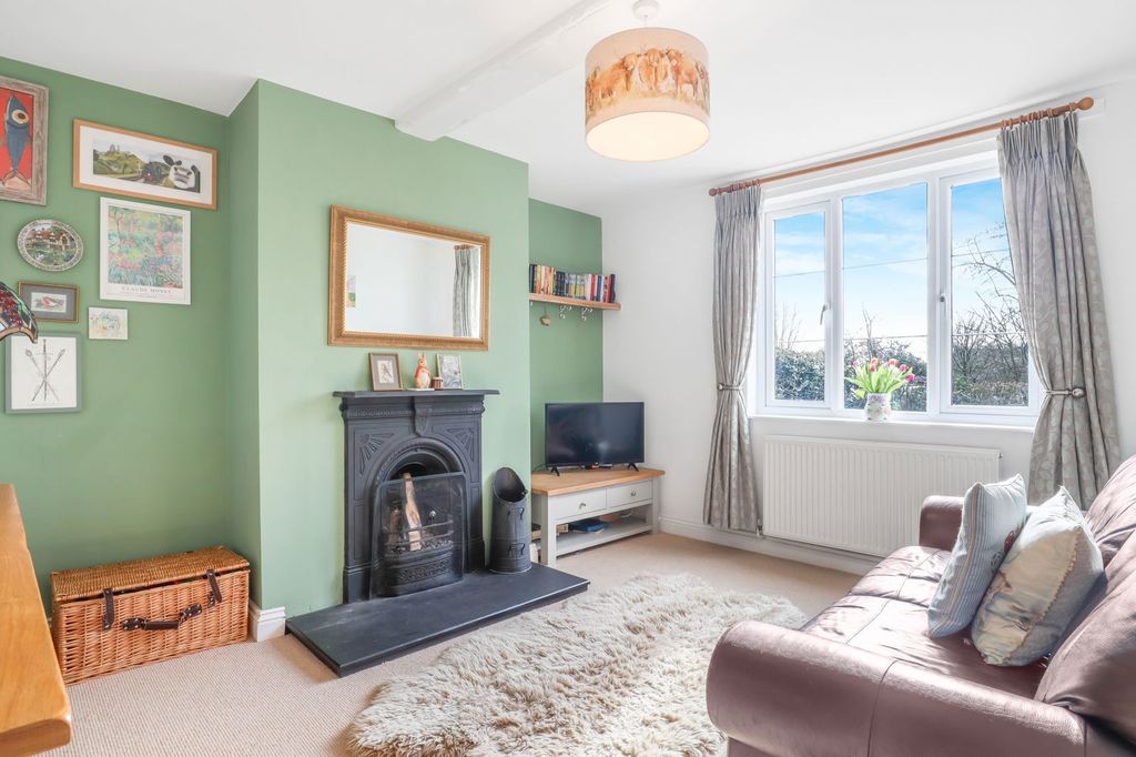 Property photo 2 of 25