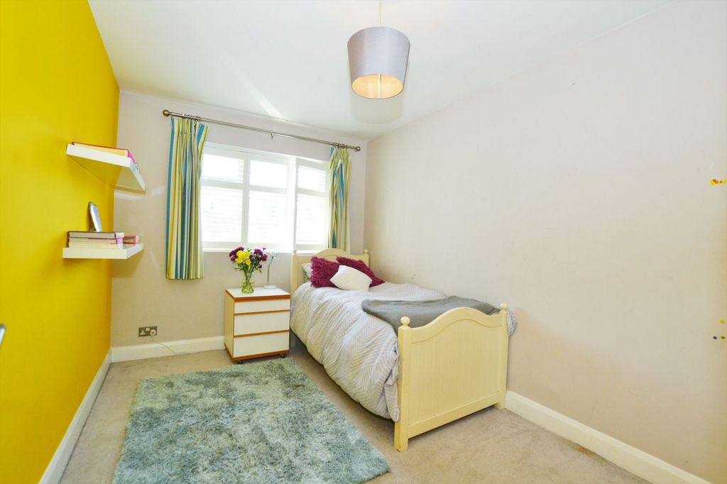 Property photo 1 of 4