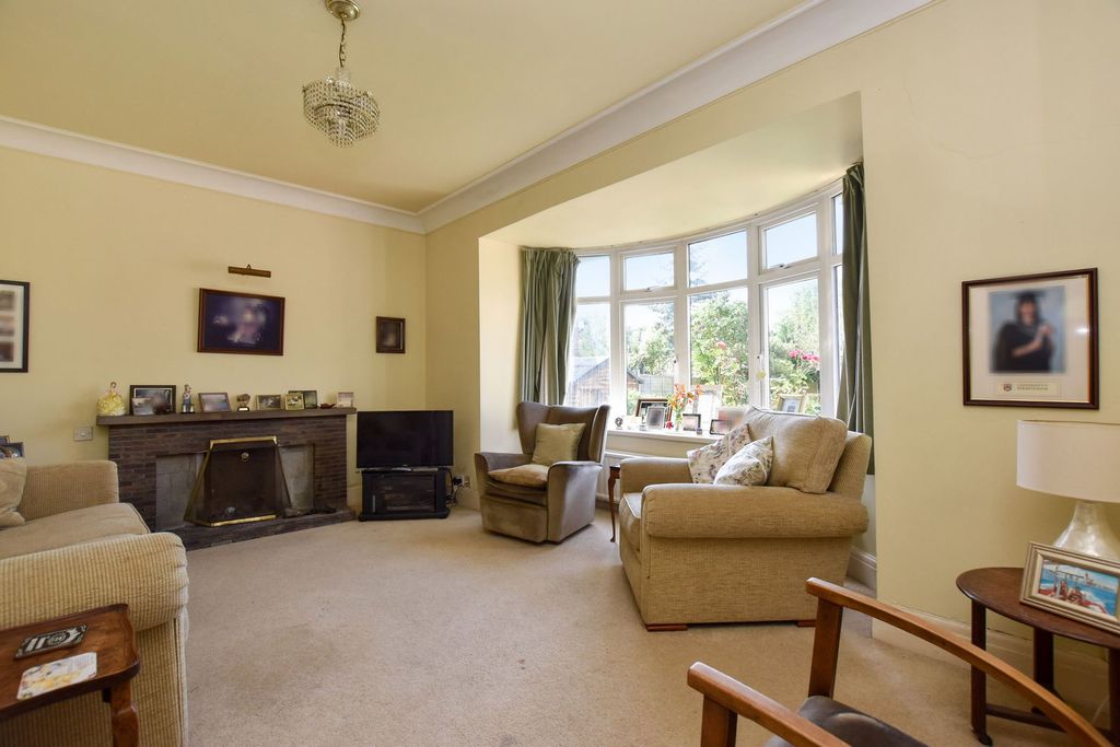 Property photo 2 of 27