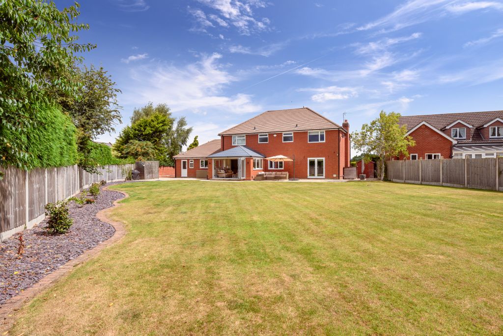 Property photo 1 of 26 Dwp_3038