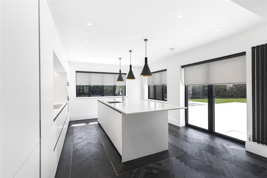 Property photo 3 of 24 Picture No. 53