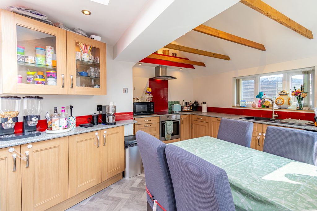 Property photo 3 of 25 4220407