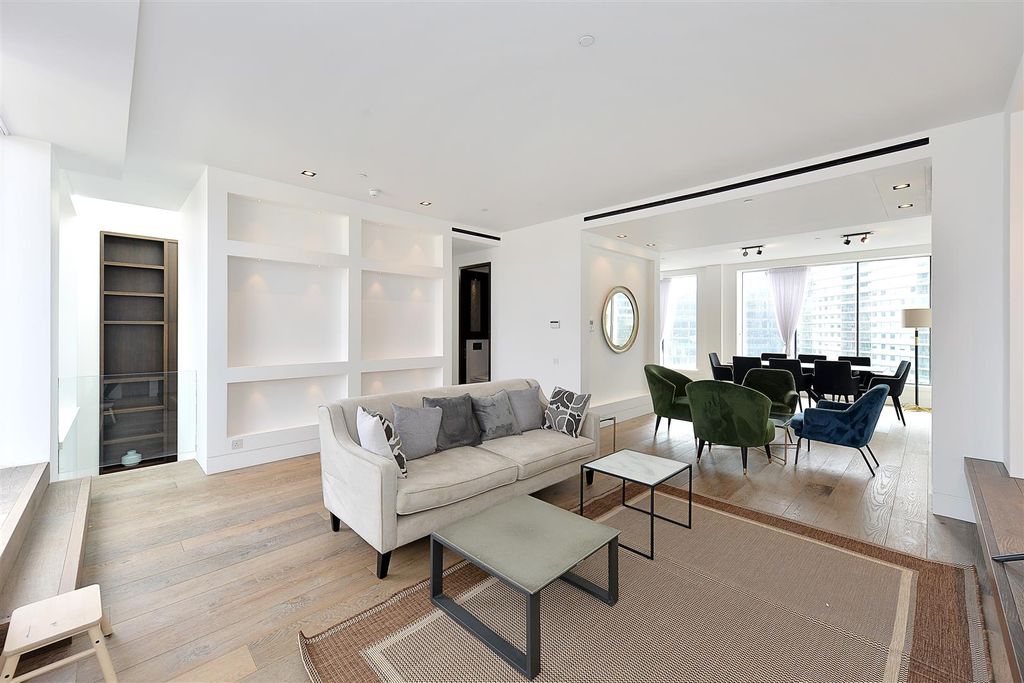 Property photo 2 of 23 Flat-9-24-Buckingham-Gate_14.Jpg