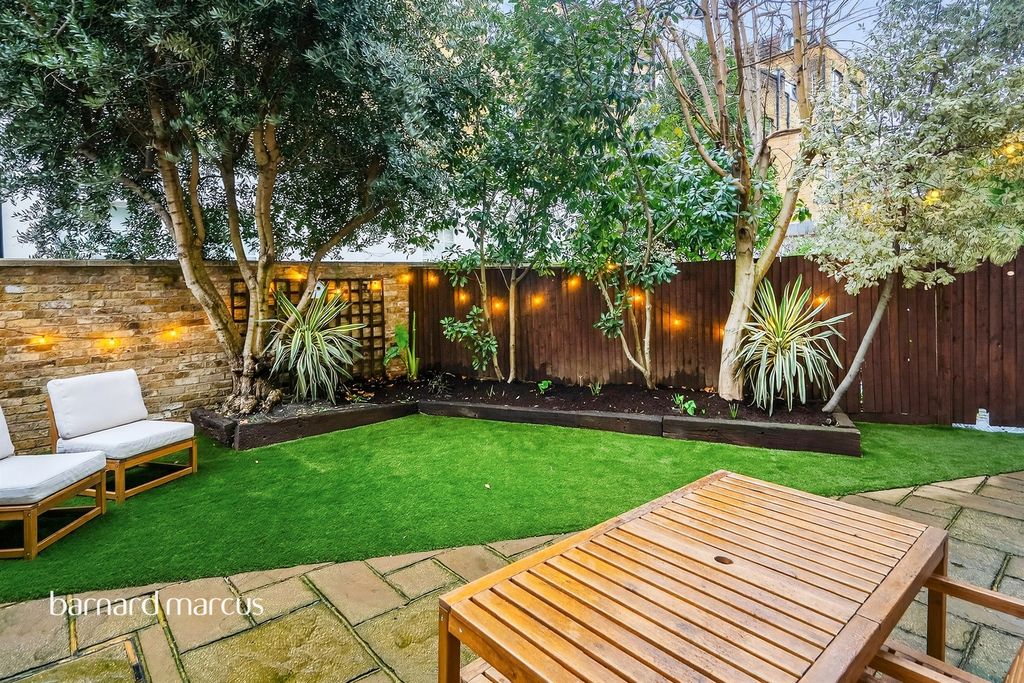 Property photo 3 of 12