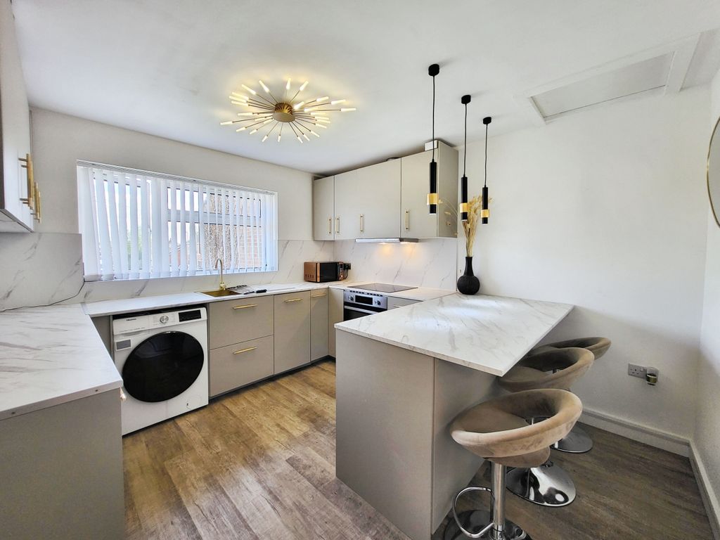 Property photo 1 of 12 Breakfast Kitchen