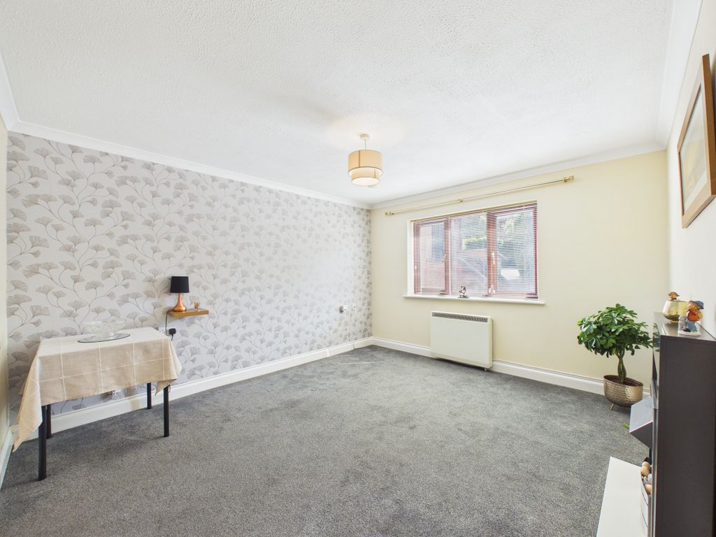 Property photo 2 of 8 Cam02536G0-Pr0160-Still006