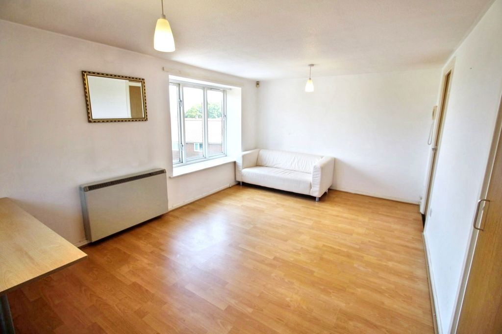 Property photo 2 of 7