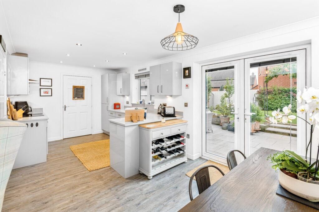 Property photo 2 of 9 Kitchen