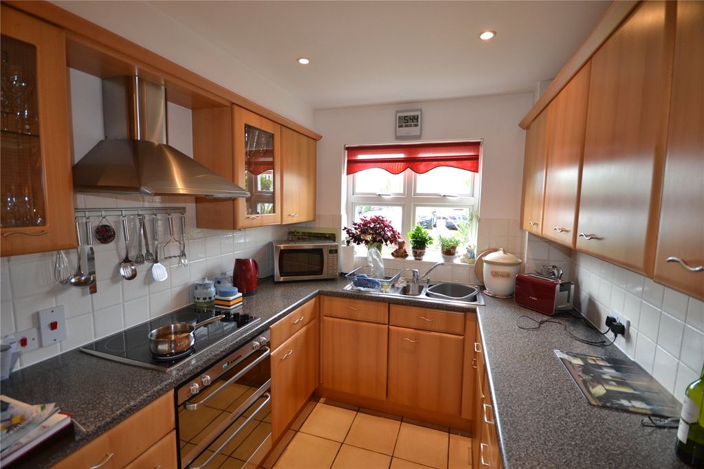 Property photo 2 of 4 Kitchen