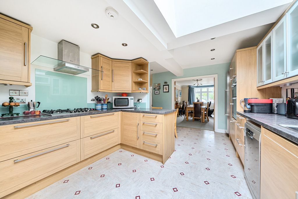 Property photo 2 of 15 1334994-7-68A6137...