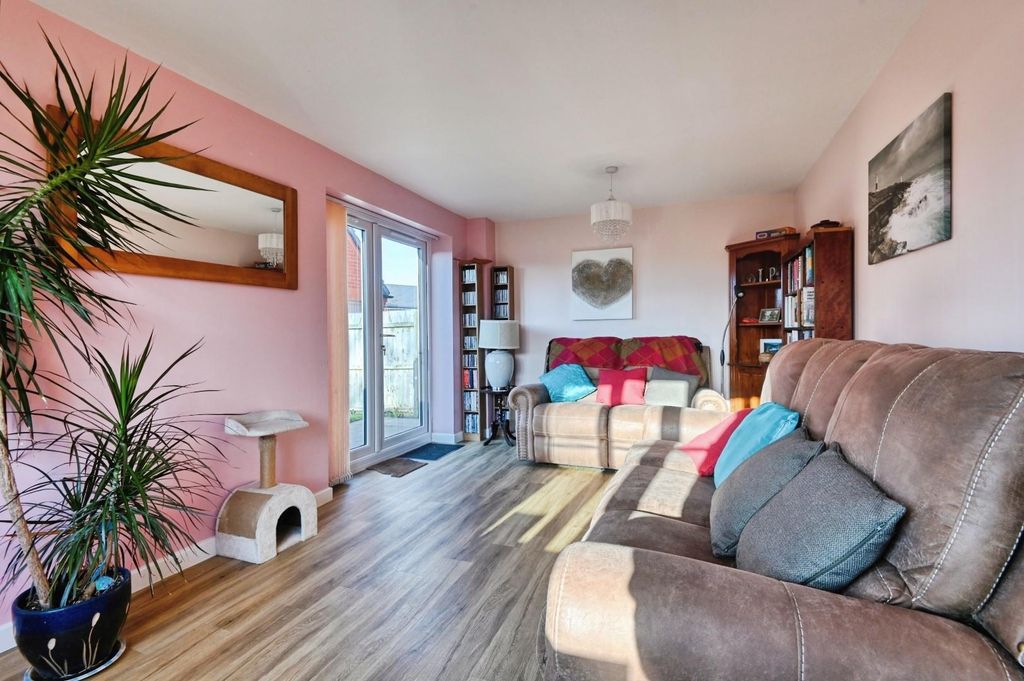 Property photo 3 of 24 1Lil4.Jpg