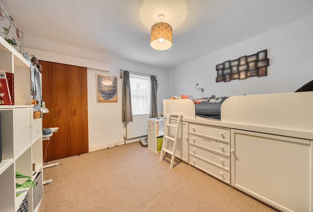 Property photo 3 of 11 1376883-3-6911E01...