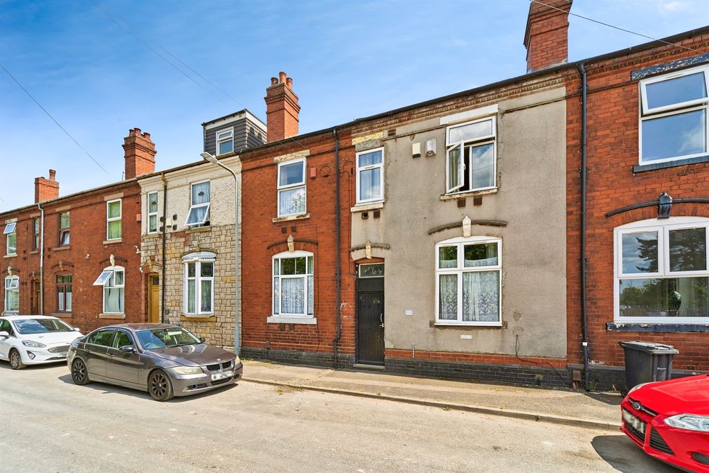 Property photo 1 of 17