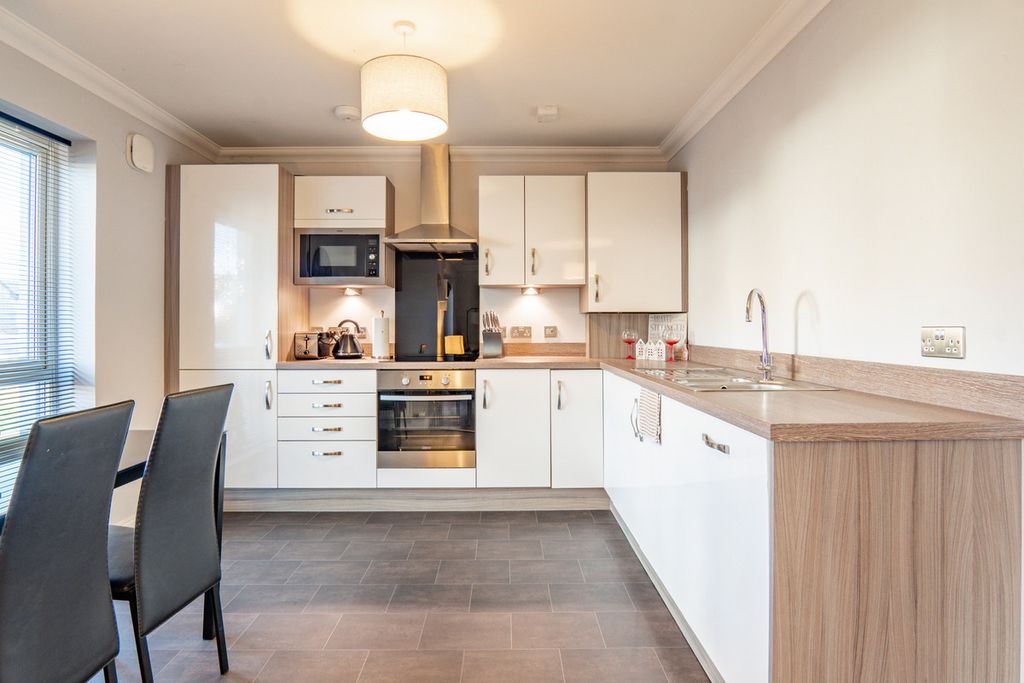 Property photo 2 of 20