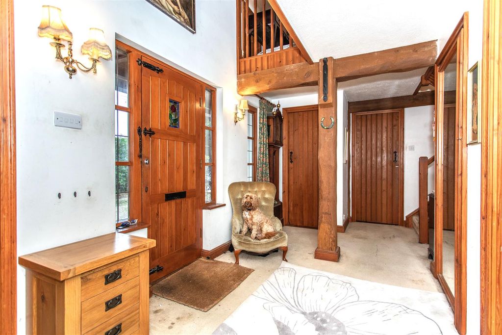Property photo 2 of 20