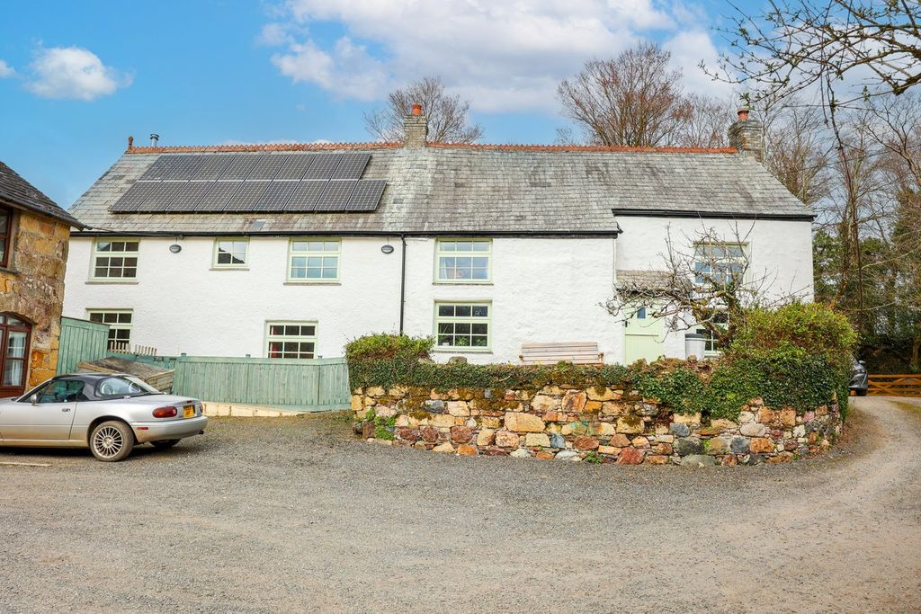 Property photo 2 of 31